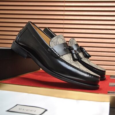 GUCCI GG LOAFER WITH TASSEL - IK041