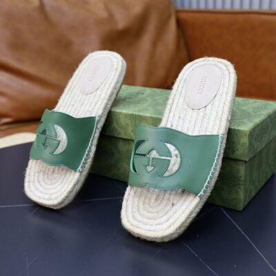 GUCCI INTERLOCKING G CUT-OUT SLIDE SANDAL - Q101