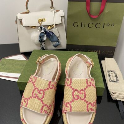 GUCCI MONOGRAM PLATFORM ROUND TOE RUBBER SOLE - Q079