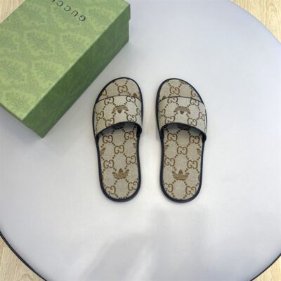 GUCCI x ADIDAS SANDAL - Q135