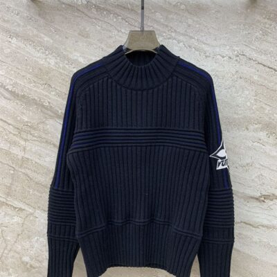 LOUIS VUITTON CONTRAST ACCENT PULLOVER SWEATER - J037