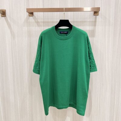 LOUIS VUITTON SHORT-SLEEVED SIGNATURE CREWNECK - V056