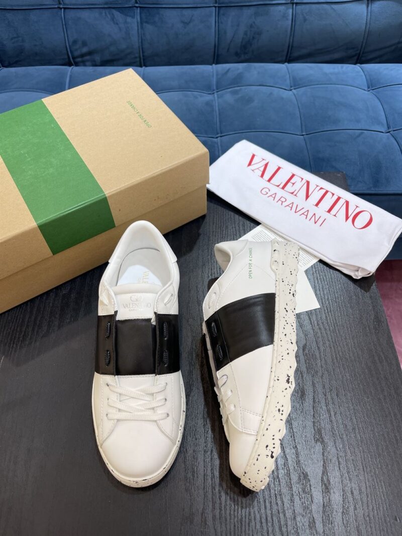 VALENTINO GARAVANI OPEN FOR A CHANGE SNEAKERS - TM043