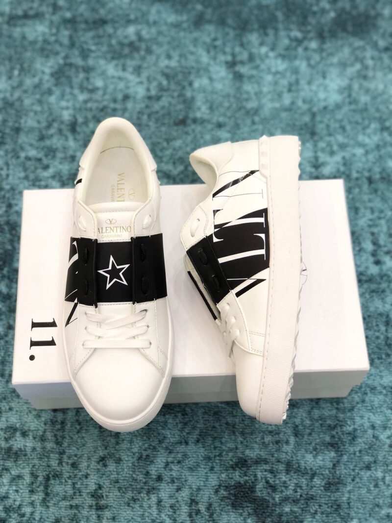 VALENTINO GARAVANI VLTN STAR LOW-TOP SNEAKERS - TM040