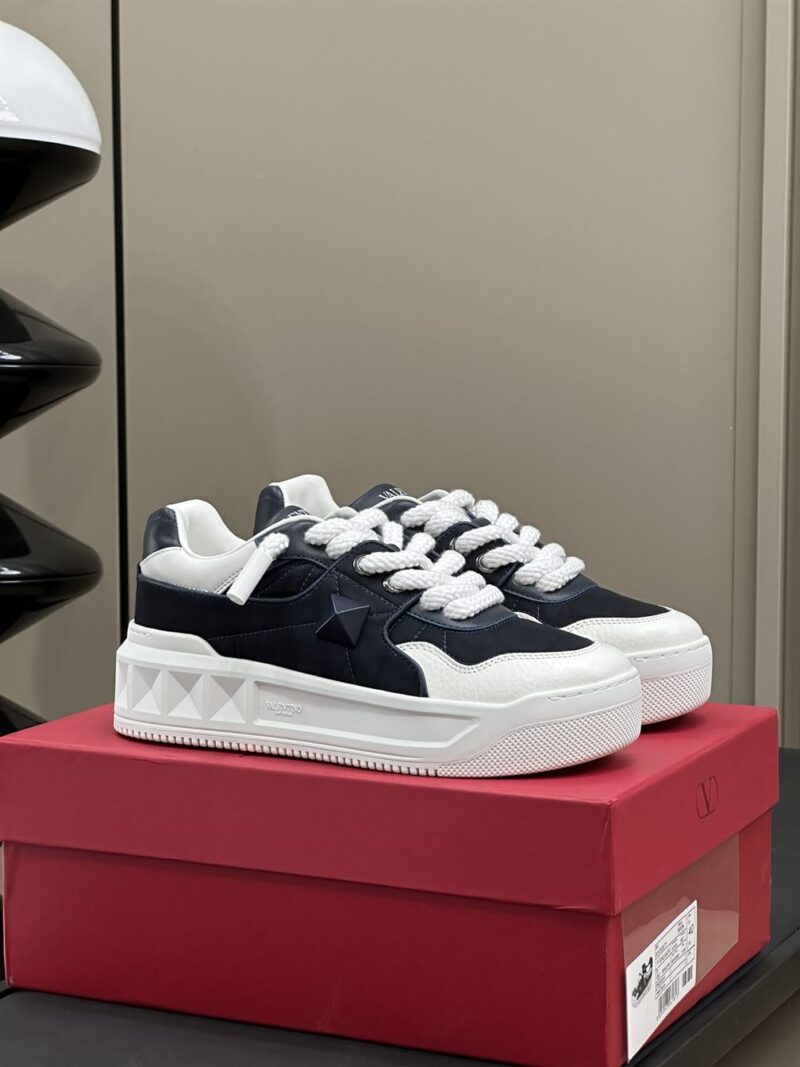 VALENTINO ONE STUD XL LOW-TOP SNEAKER IN NAPPA LEATHER AND JACQUARD TOILE ICONOGRAPHE TECHNICAL FABRIC - TM010