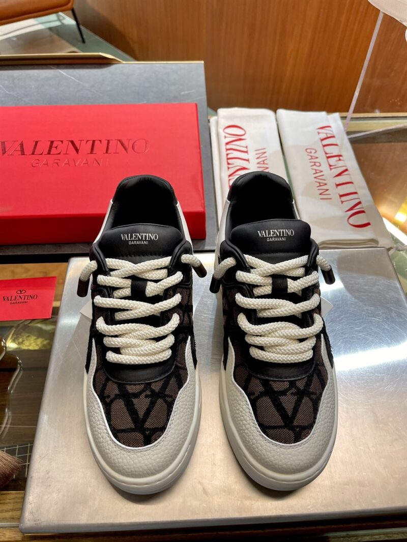 VALENTINO ONE STUD XL LOW-TOP SNEAKER IN NAPPA LEATHER AND TOILE ICONOGRAPHE FABRIC - TM027